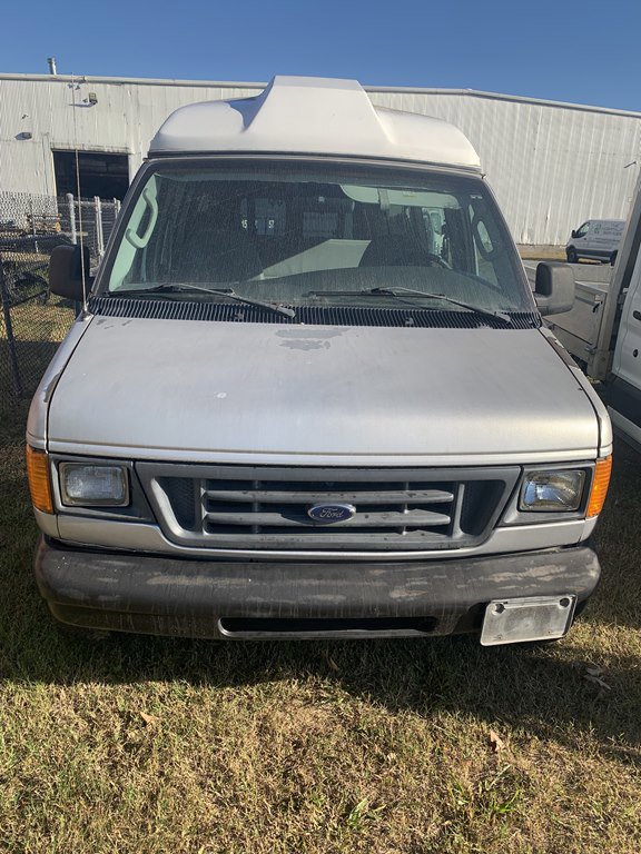 Used 2003 Ford E-350 and Econoline 350 Club Wagon image 1