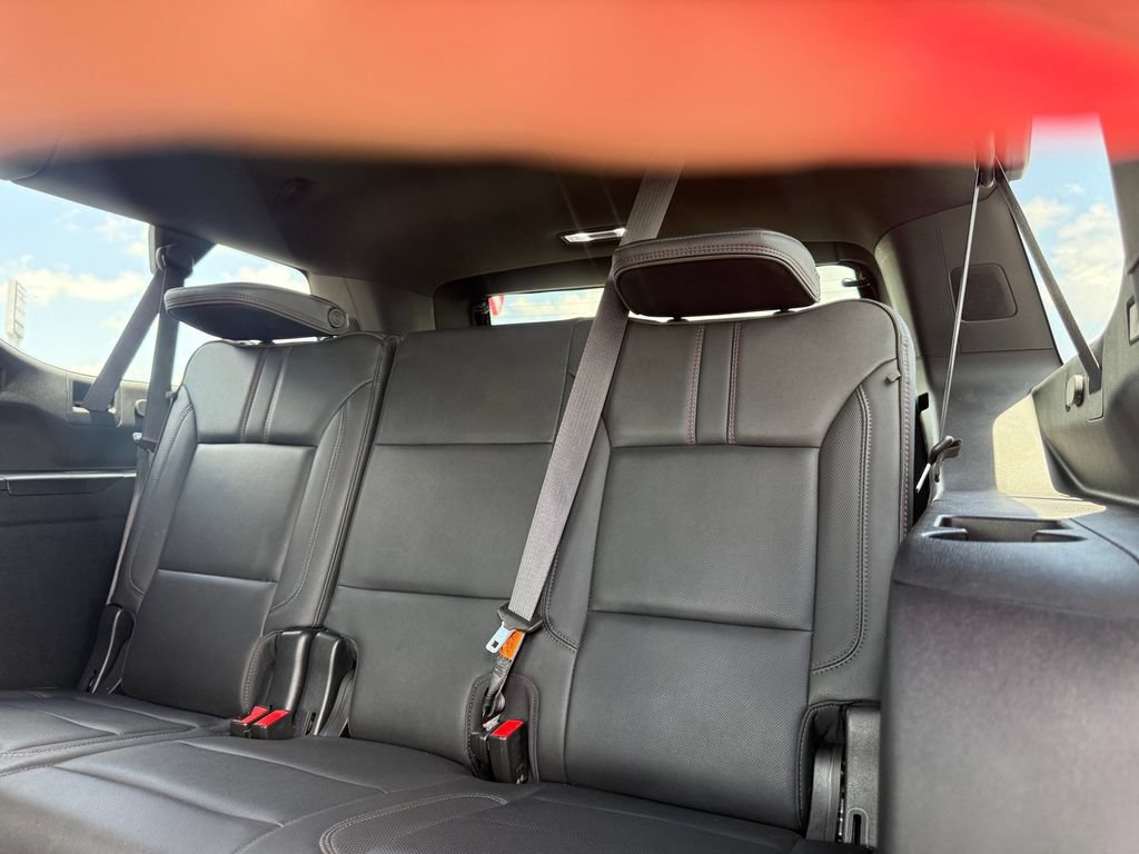 Used 2022 Chevrolet Suburban RST w/ Luxury Package RWD image 25