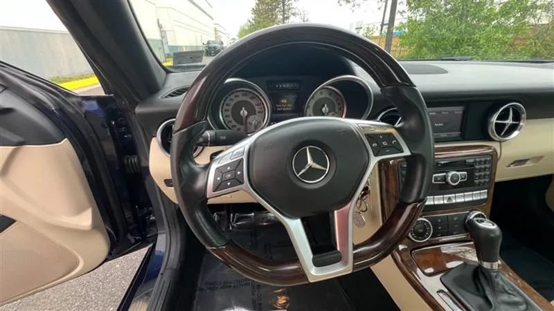 Used 2014 Mercedes-Benz SLK 250 image 29