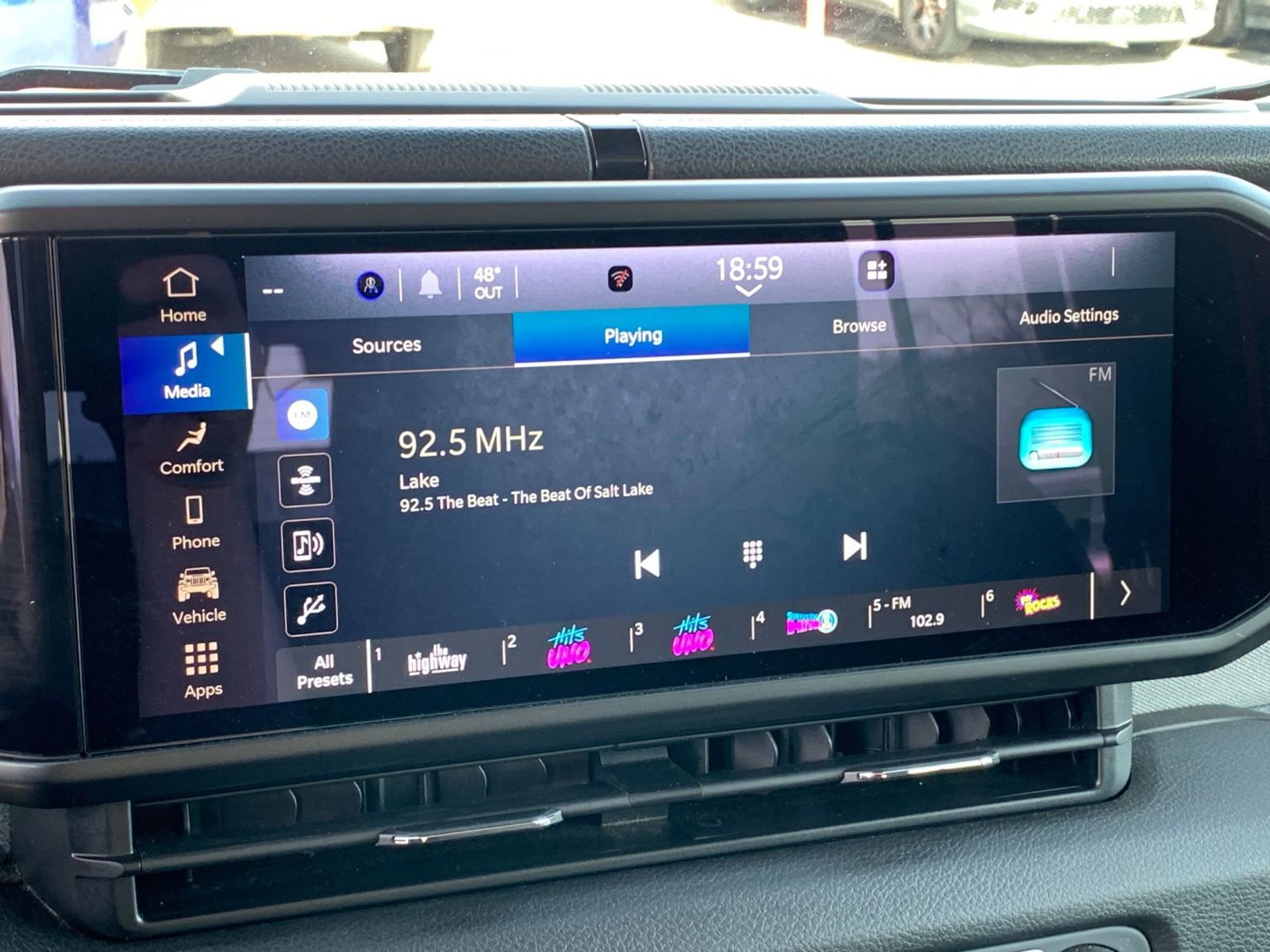 Used 2025 Jeep Wrangler Sport S image 20