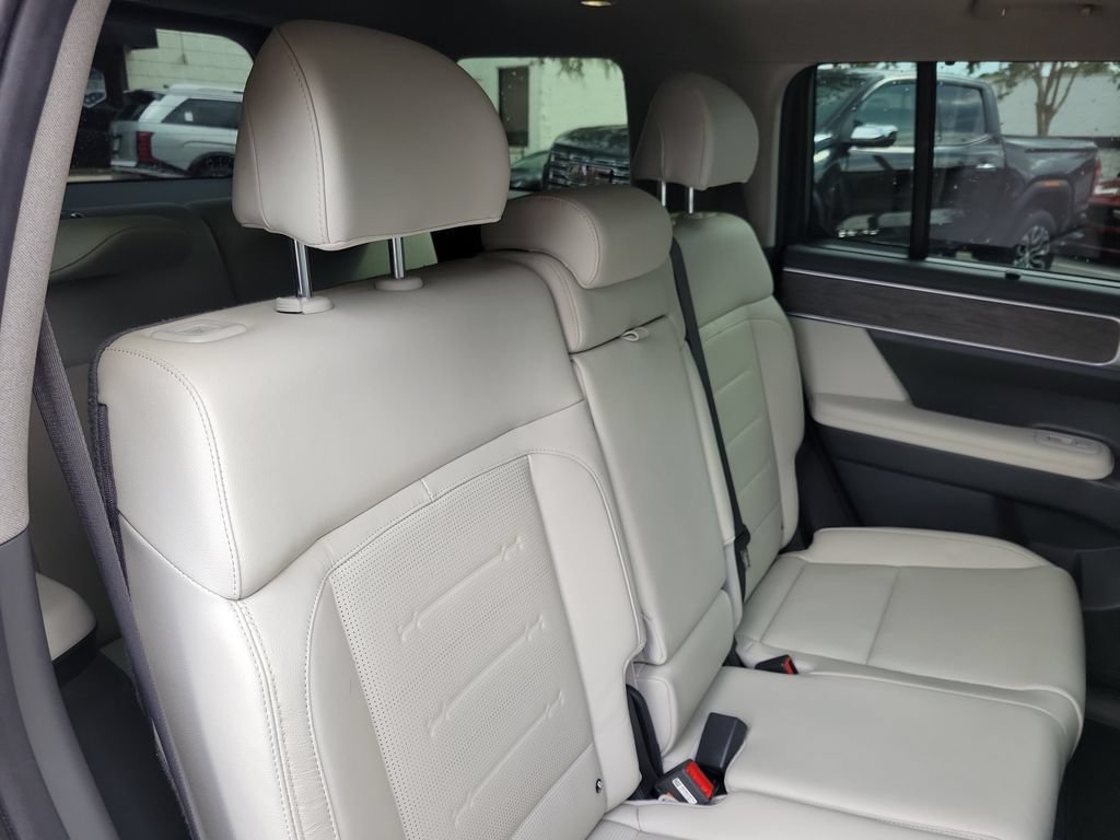 Used 2024 Hyundai Santa Fe Limited FWD image 26