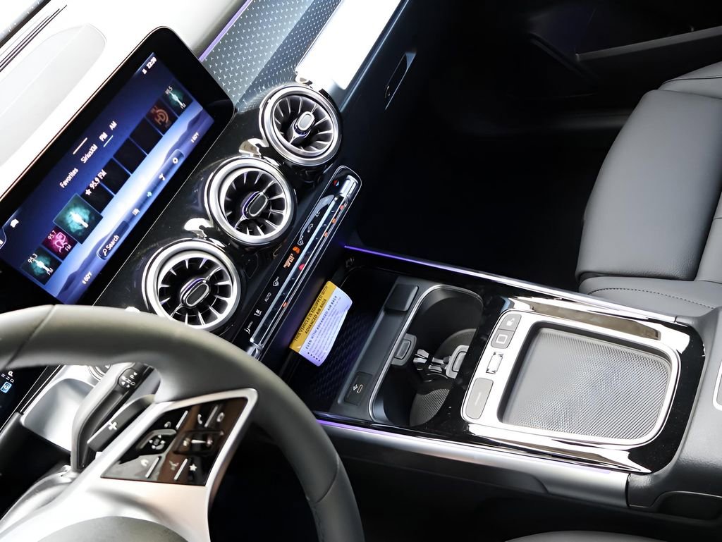 Certified 2025 Mercedes-Benz GLB 250 4MATIC image 21