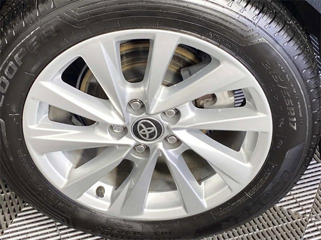 Used 2021 Toyota Camry LE w/ Carpet Mat Package (TMS) image 27