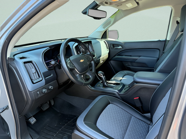 Used 2022 Chevrolet Colorado Z71 AWD/4WD image 4