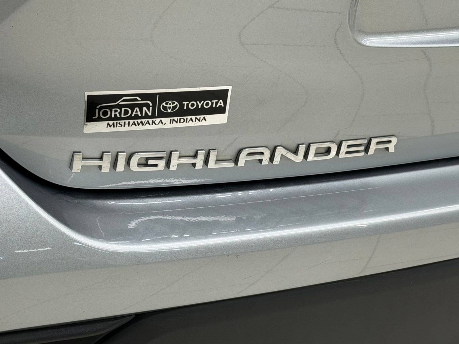 Used 2020 Toyota Highlander LE AWD/4WD image 31