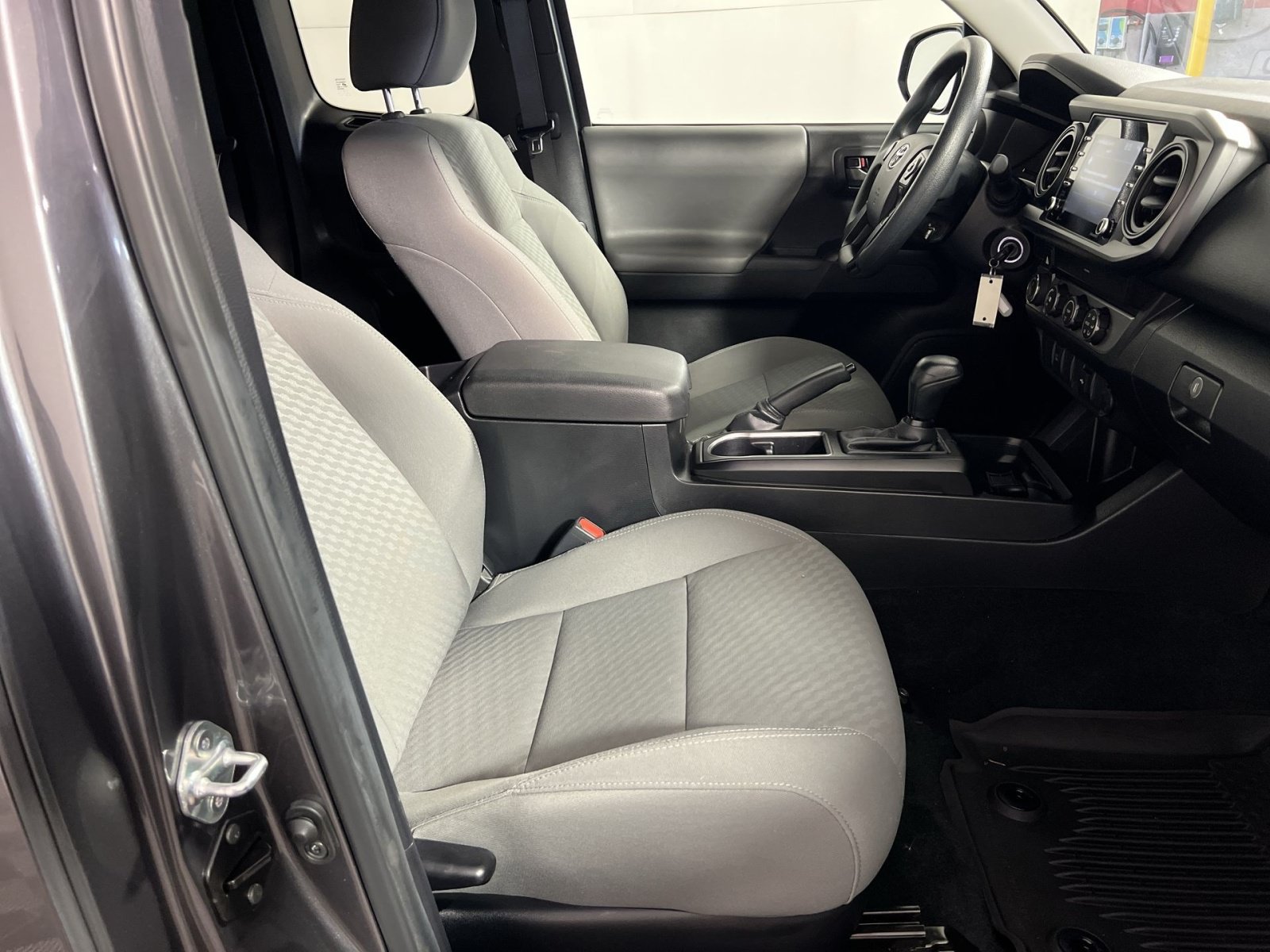 Used 2023 Toyota Tacoma SR w/ SR Convenience Package AWD/4WD image 27