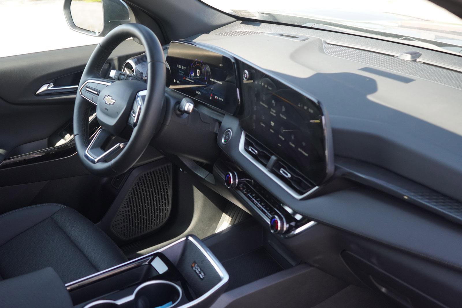 New 2025 Chevrolet Equinox LT w/ Convenience Package II image 30