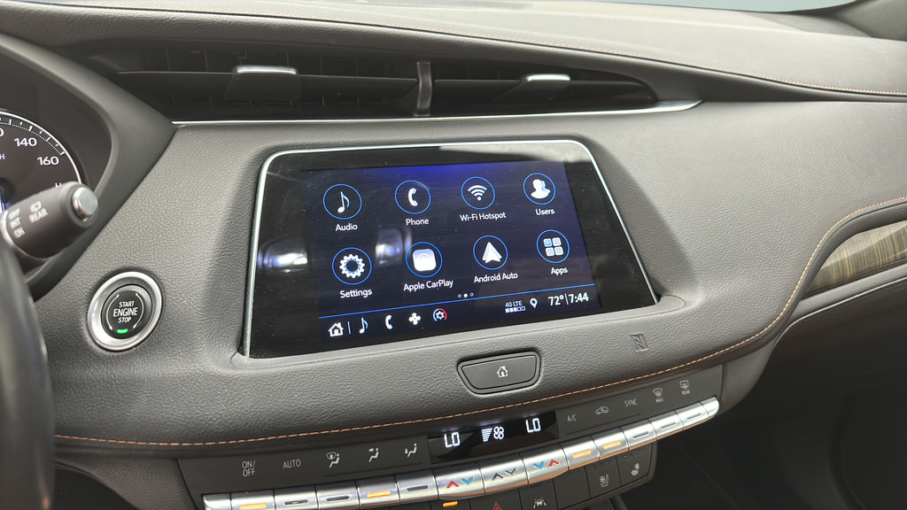 Used 2019 Cadillac XT4 Premium Luxury AWD/4WD image 18