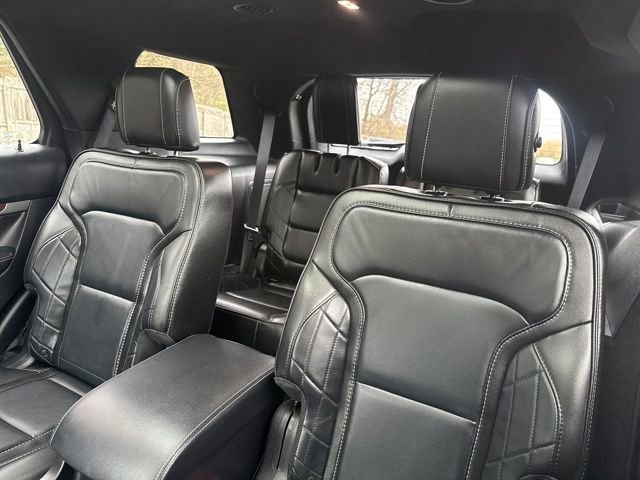 Used 2018 Ford Explorer Platinum AWD/4WD image 16