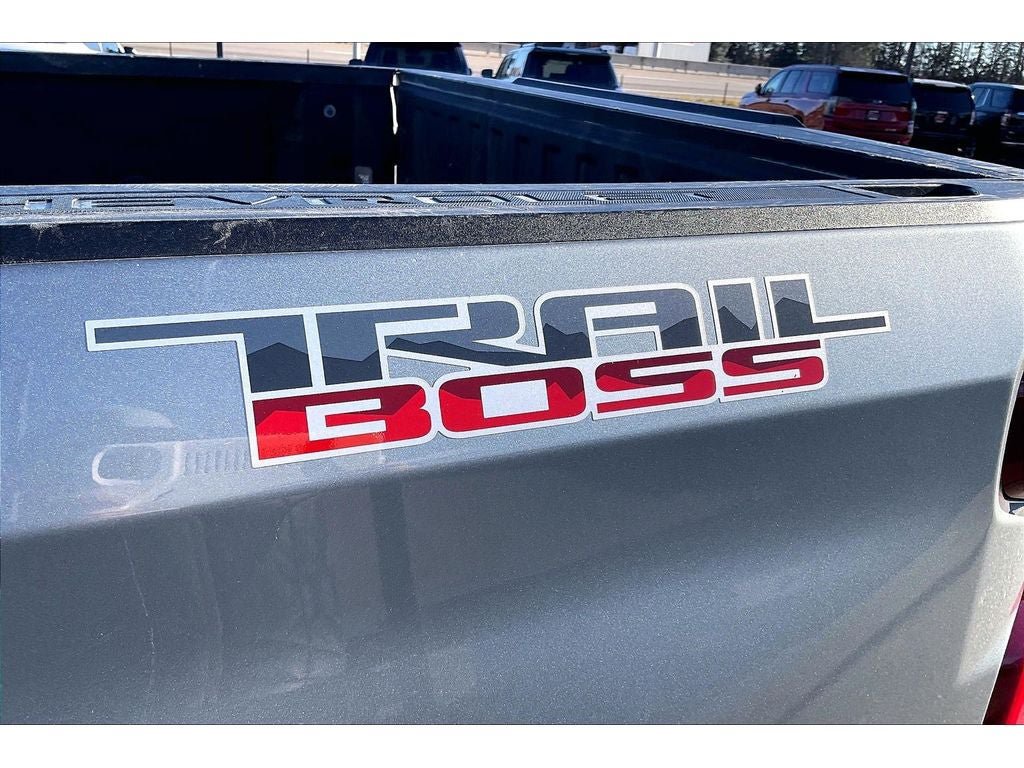Used 2024 Chevrolet Silverado 1500 LT Trail Boss w/ Convenience Package II AWD/4WD image 9