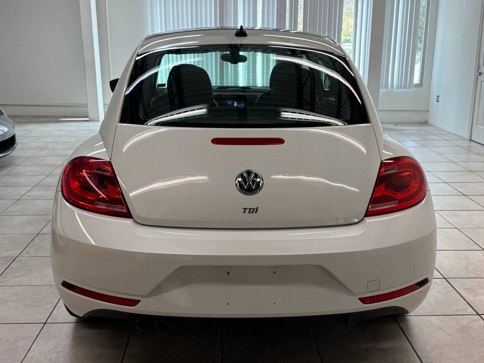 Used 2014 Volkswagen Beetle TDI FWD image 8