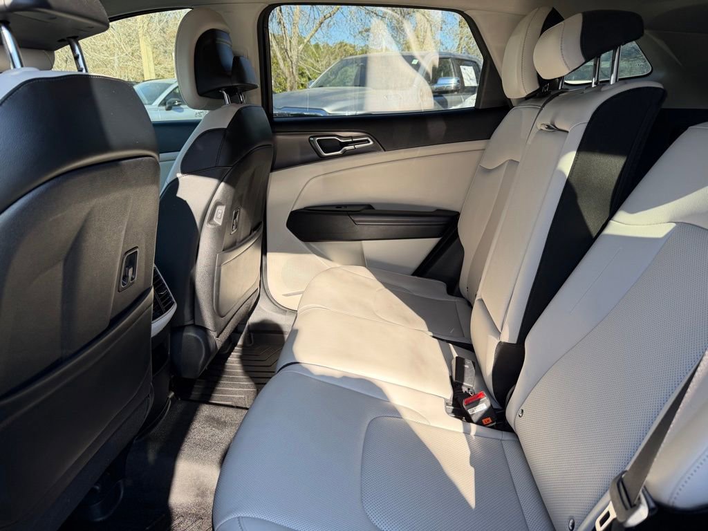 Used 2023 Kia Sportage EX image 11