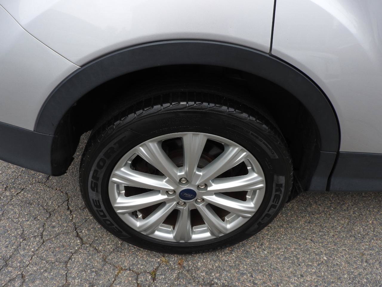 Used 2019 Ford Escape SEL AWD/4WD image 19