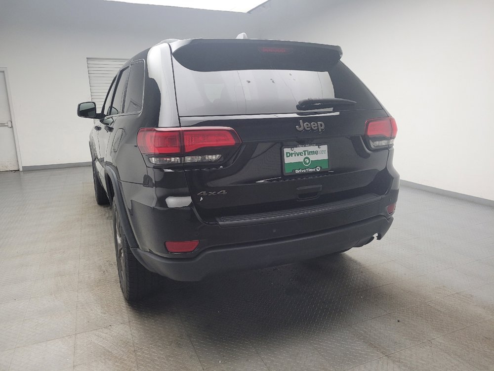 Used 2017 Jeep Grand Cherokee Laredo AWD/4WD image 6
