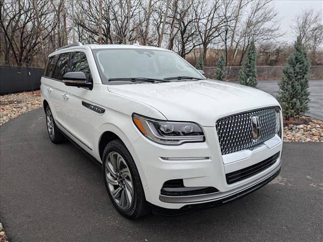 Used 2022 Lincoln Navigator Reserve image 7