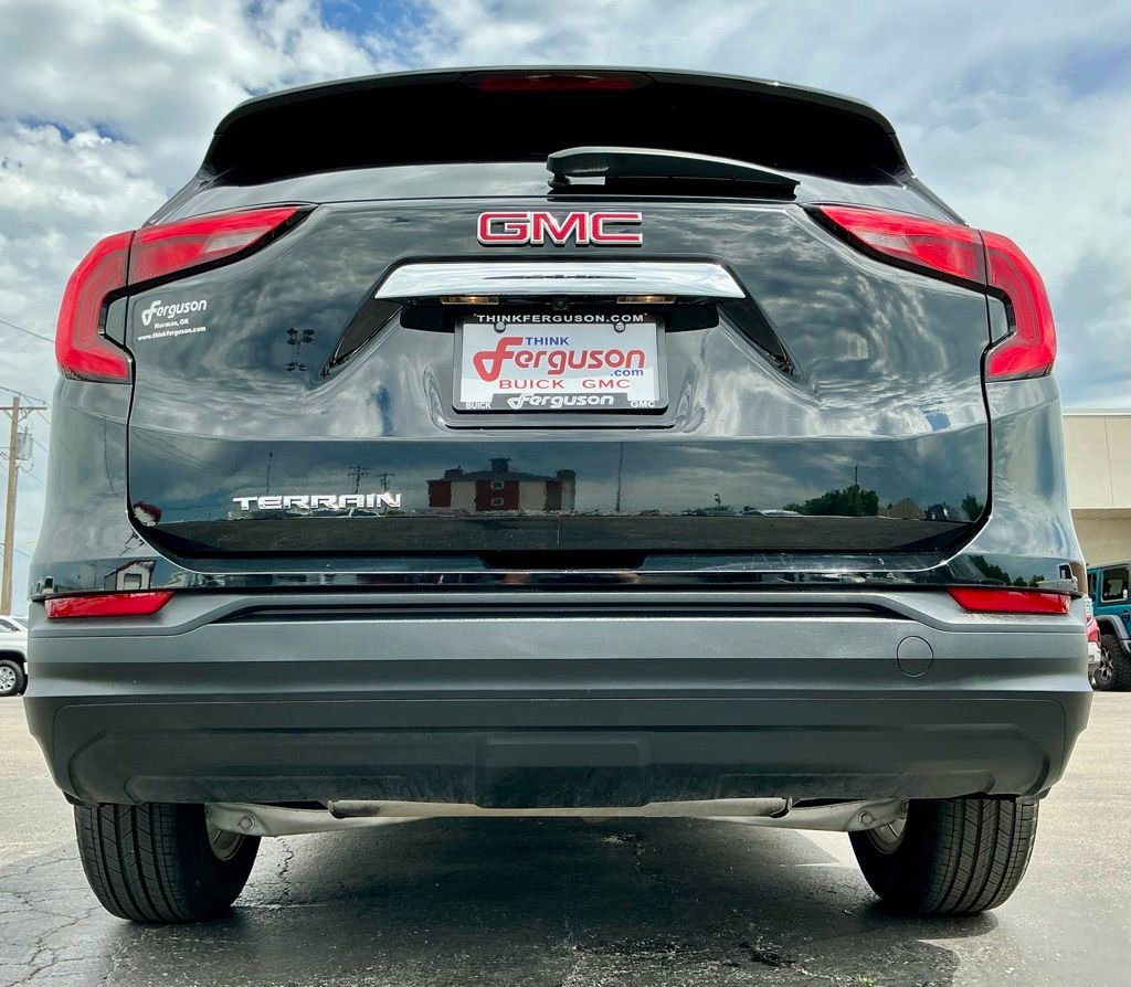 Used 2021 GMC Terrain SLE w/ Driver Convenience Package FWD image 17