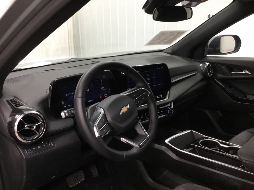 Used 2025 Chevrolet Equinox LT image 8