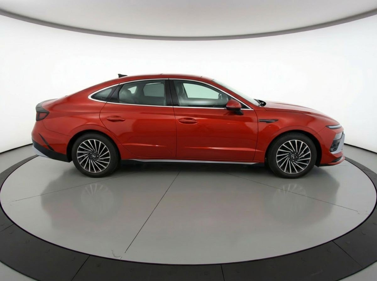Used 2025 Hyundai Sonata SEL FWD image 11