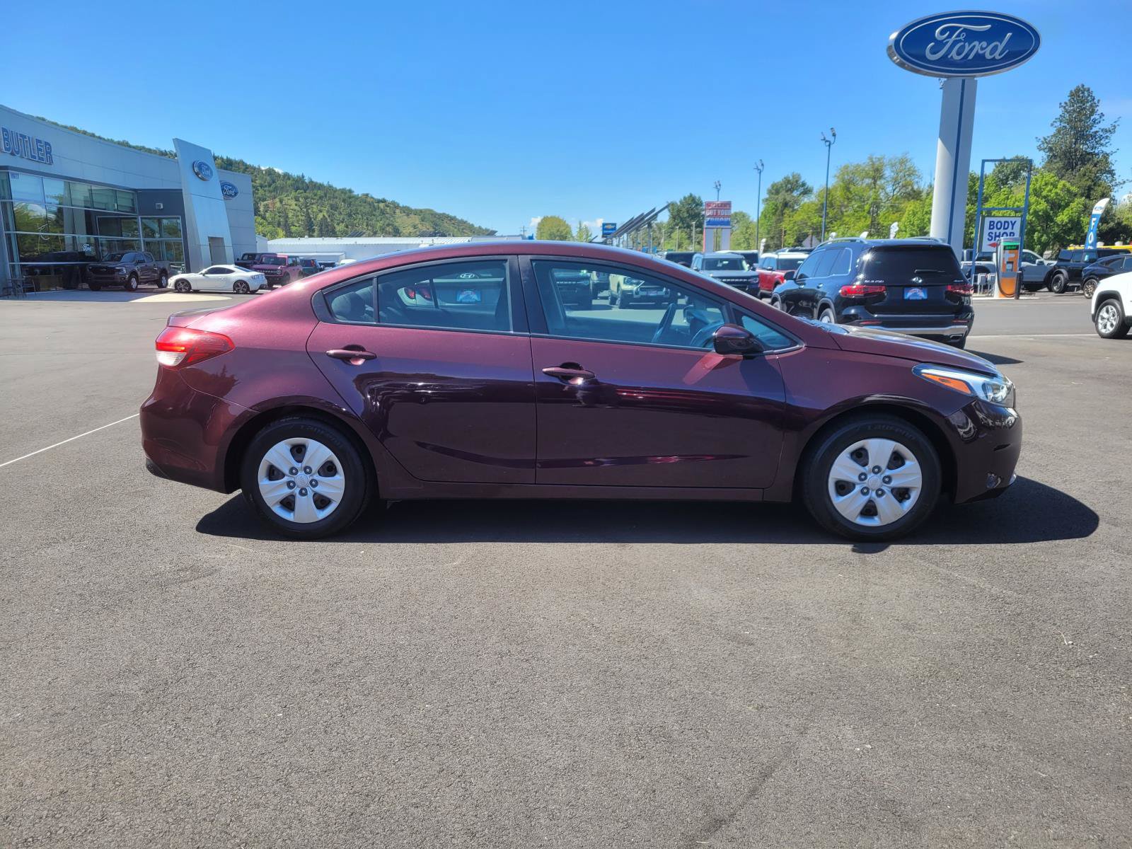 Used 2017 Kia Forte LX w/ LX Popular Package FWD image 4