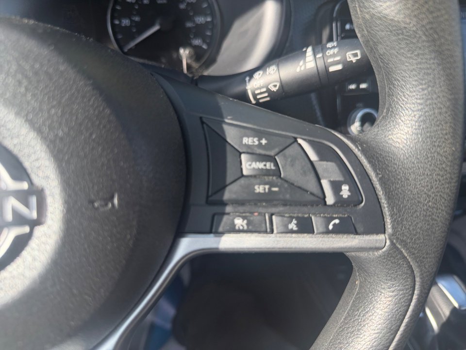 Used 2022 Nissan Kicks SV w/ Interior Electronics Package FWD image 19