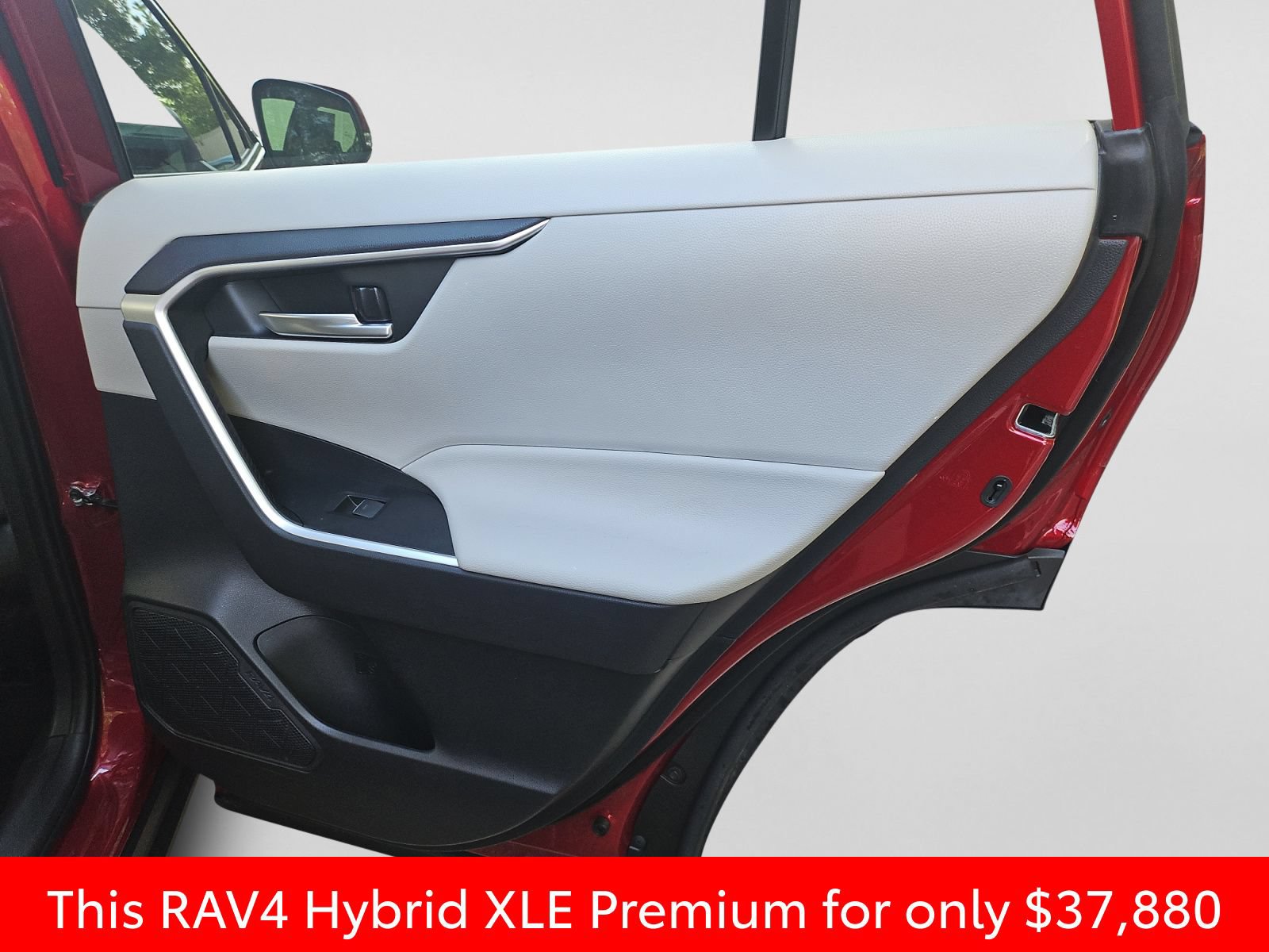 Used 2023 Toyota RAV4 XLE Premium AWD/4WD image 37