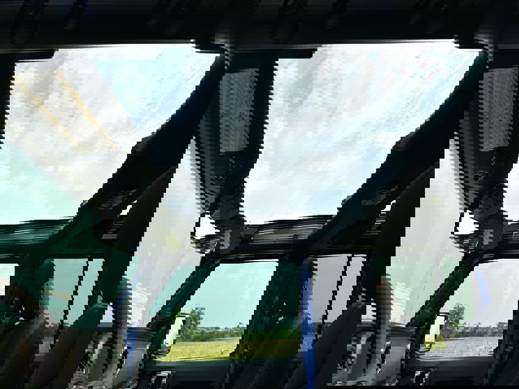 New 2023 Jeep Wrangler Unlimited w/ Sun & Screen Package image 22