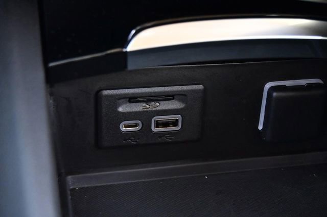 Used 2022 Buick Envision Essence w/ Technology Package I image 19