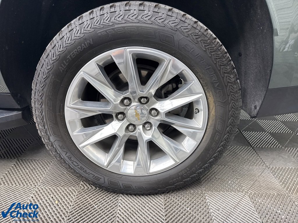 Used 2023 Chevrolet Suburban Premier image 30