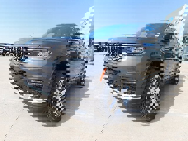 New 2025 Jeep Grand Cherokee L Limited w/ Luxury Tech Group II image 3