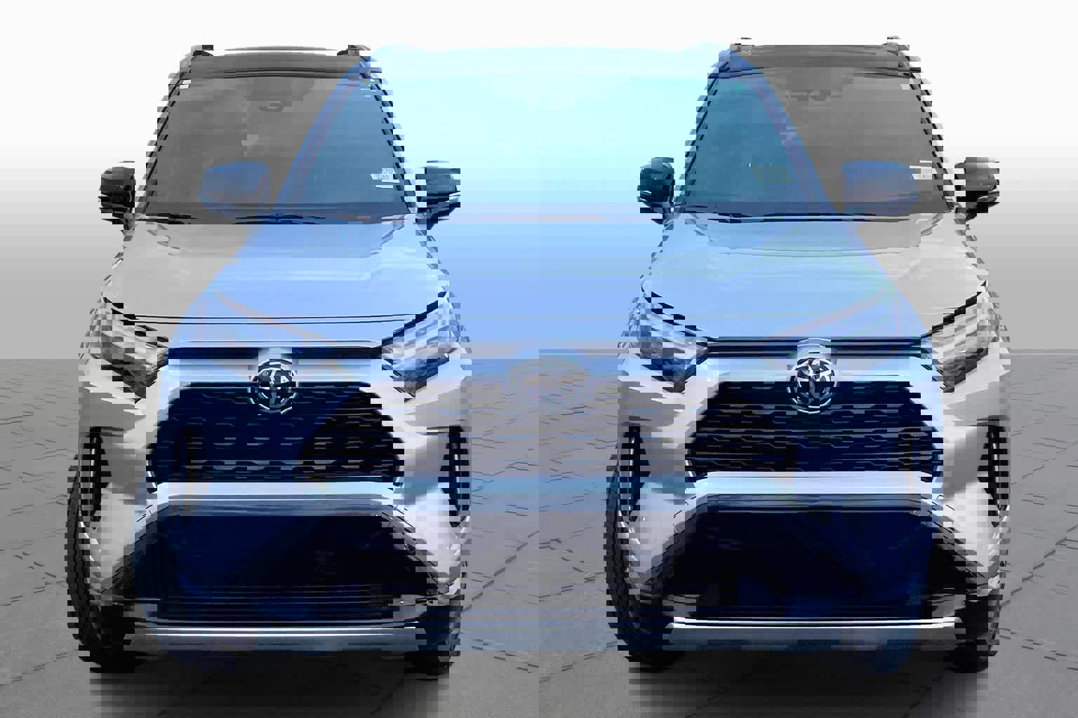 Used 2025 Toyota RAV4 XSE w/ Weather Package image 4