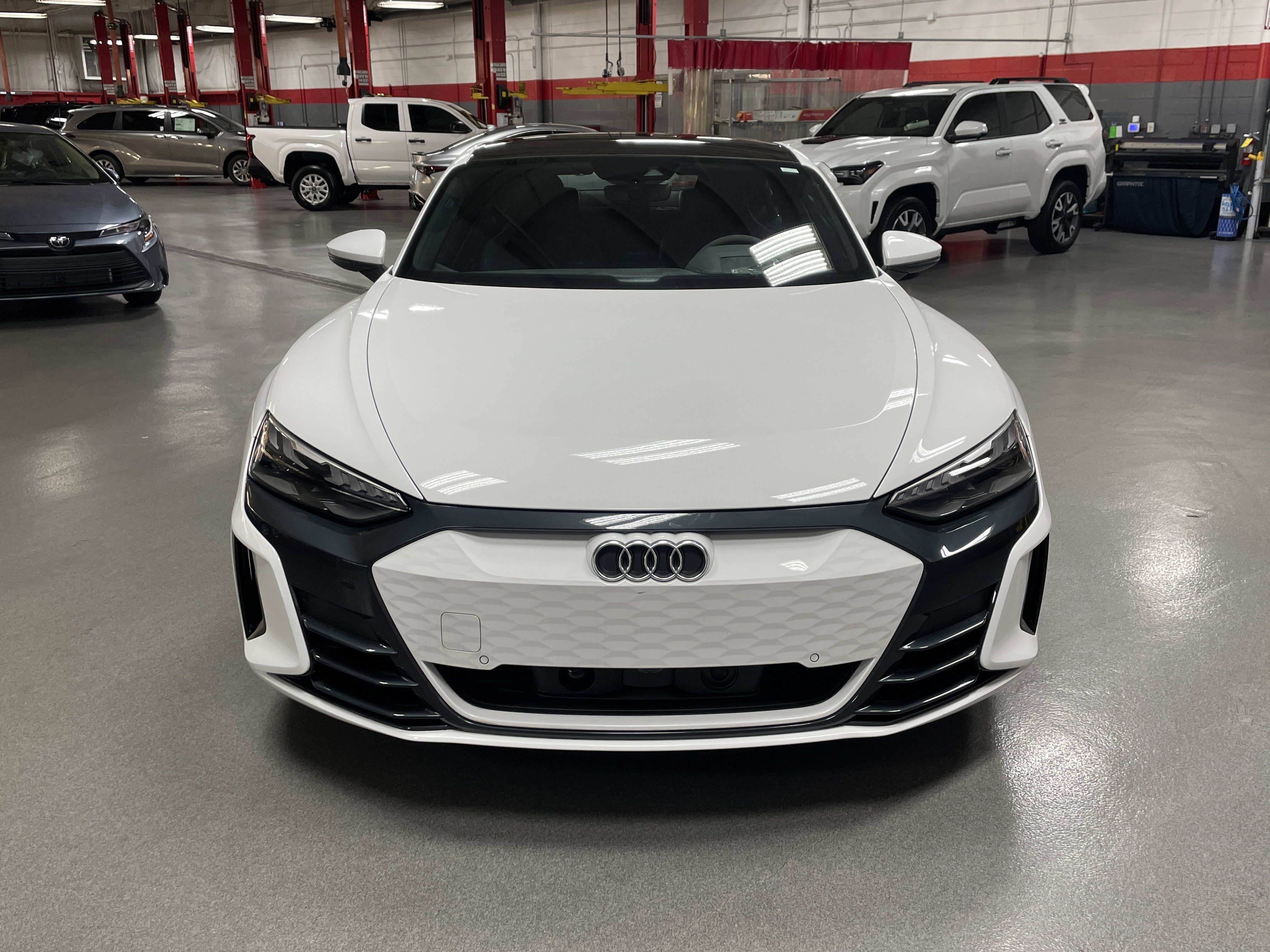 Used 2023 Audi e-tron GT Premium Plus image 6