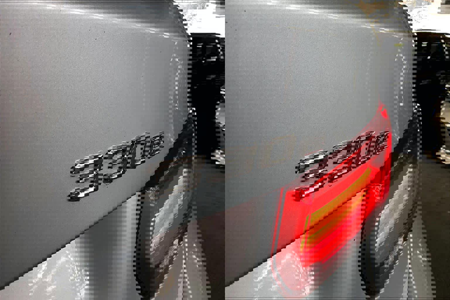 Used 2017 BMW 330e image 9