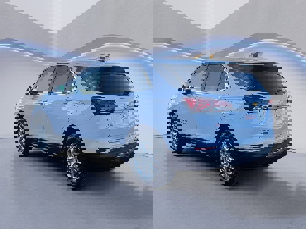 Used 2024 Chevrolet Equinox LT image 3