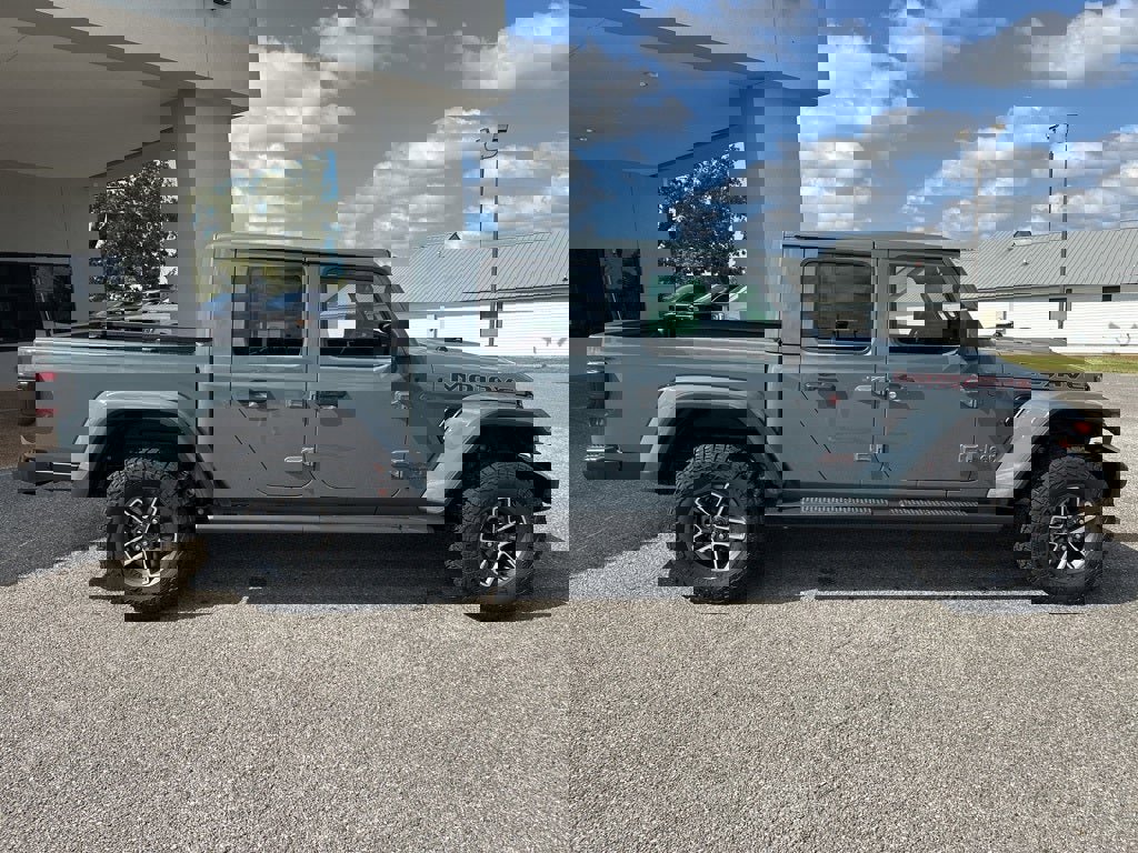New 2025 Jeep Gladiator Mojave w/ Convenience Group image 8