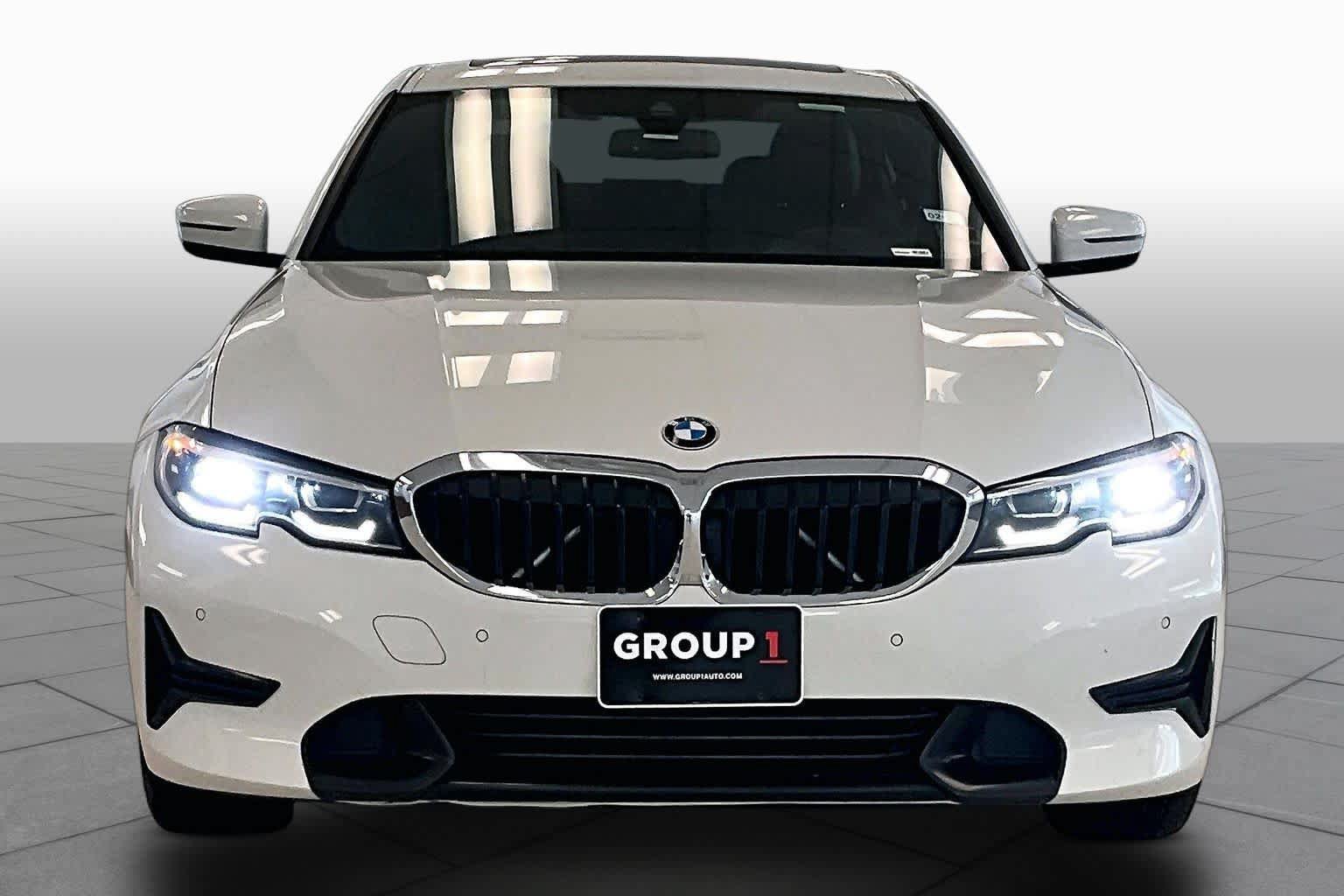 Used 2020 BMW 330i xDrive Sedan w/ Convenience Package AWD/4WD image 3