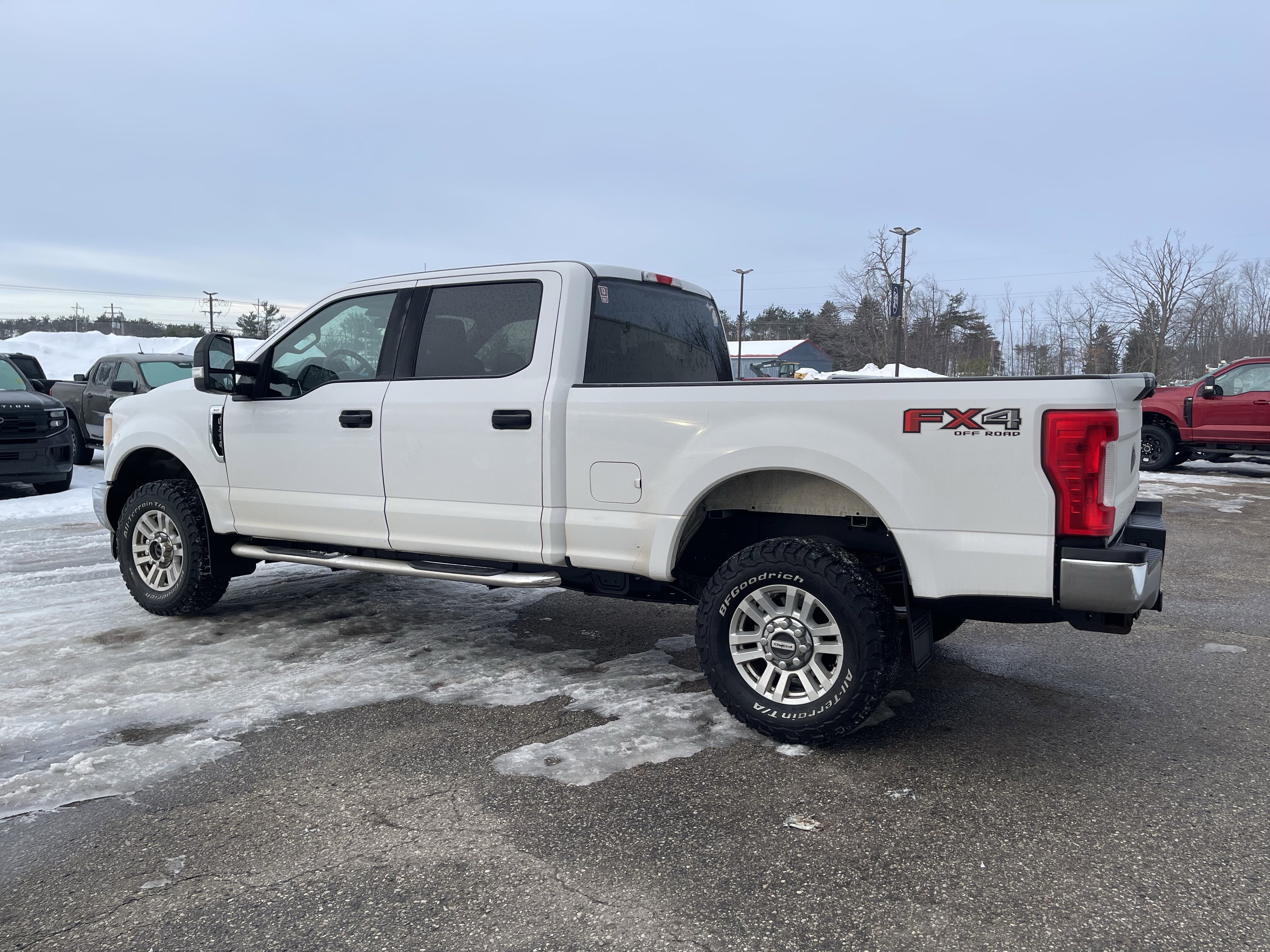 Used 2017 Ford F250 XLT w/ FX4 Off-Road Package image 6