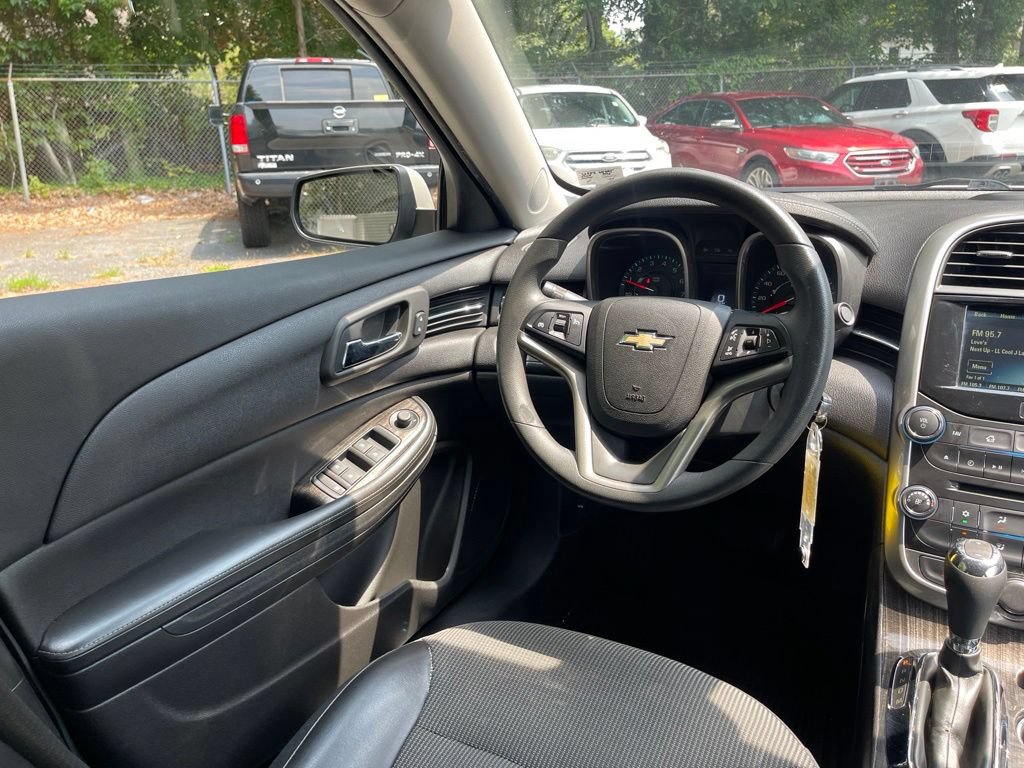 Used 2015 Chevrolet Malibu LT w/ Power Convenience Package FWD image 8