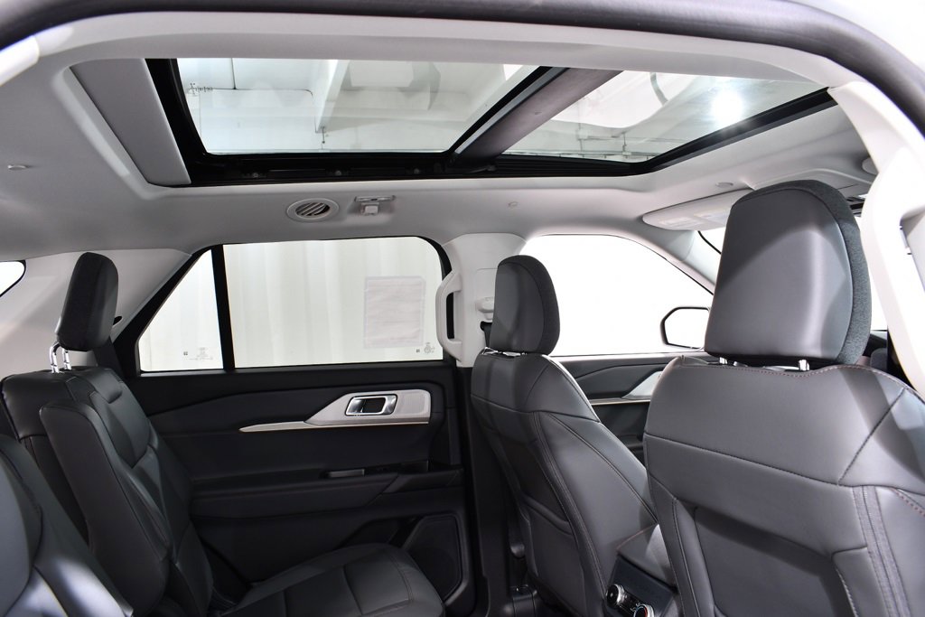 New 2025 Ford Explorer Active w/ Active Comfort Package image 18