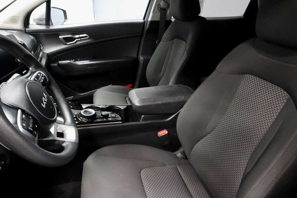 Used 2024 Kia Sportage LX image 24
