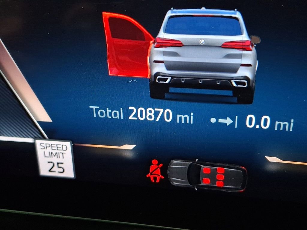 Certified 2025 BMW X5 xDrive40i w/ M Sport Package image 16