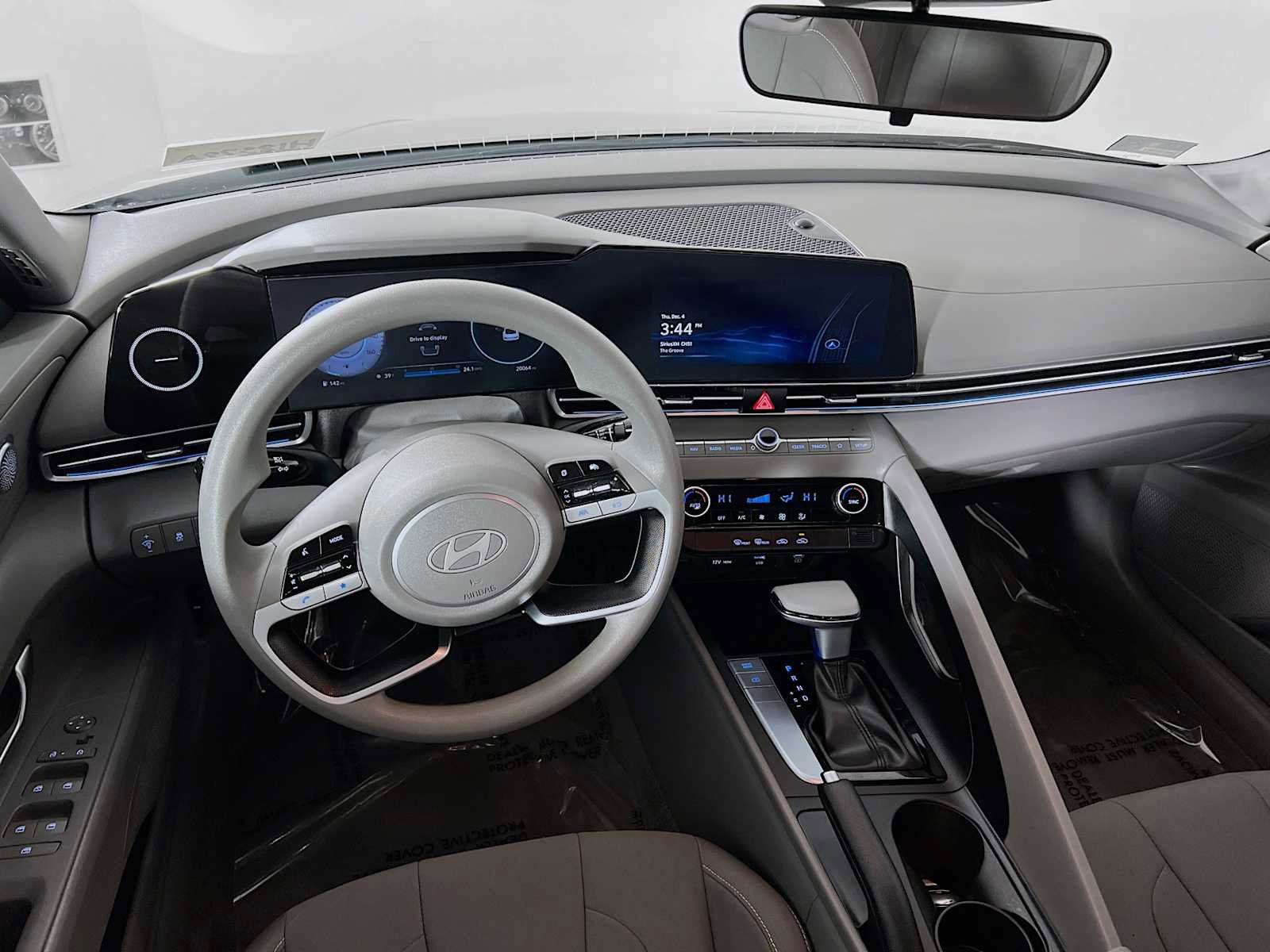 Certified 2024 Hyundai Elantra SEL image 22