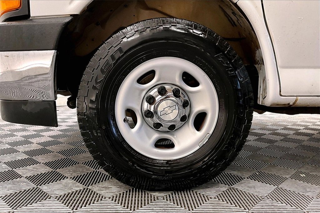Used 2020 Chevrolet Express 2500 LT w/ LT Preferred Equipment Group image 7