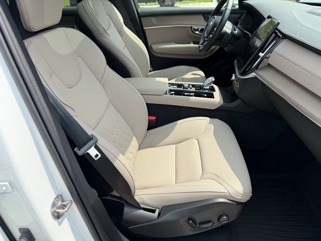 New 2026 Volvo XC90 B6 Plus w/ Protection Package Premier AWD/4WD image 9