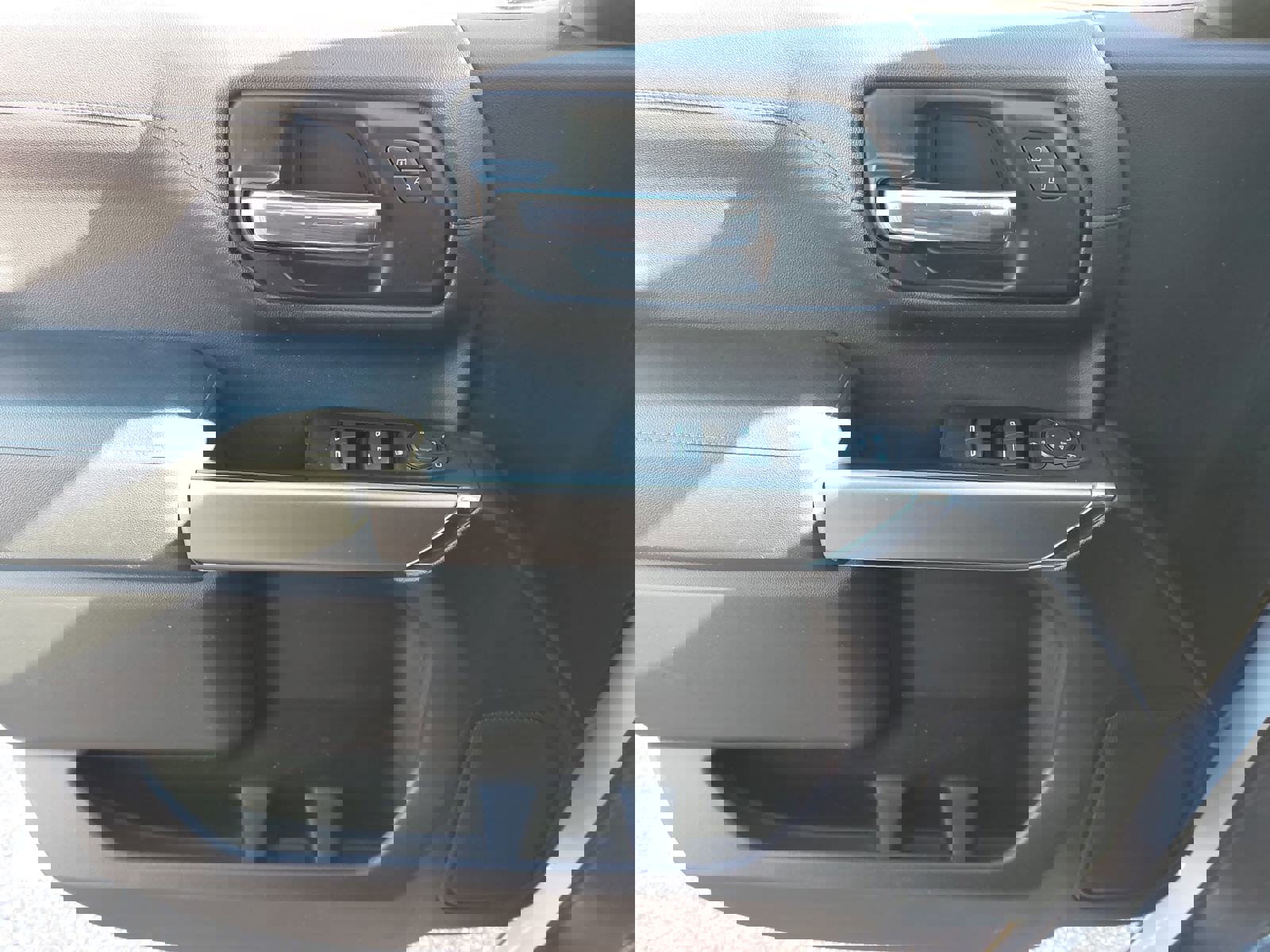 Used 2019 Chevrolet Silverado 1500 LT Trail Boss image 27