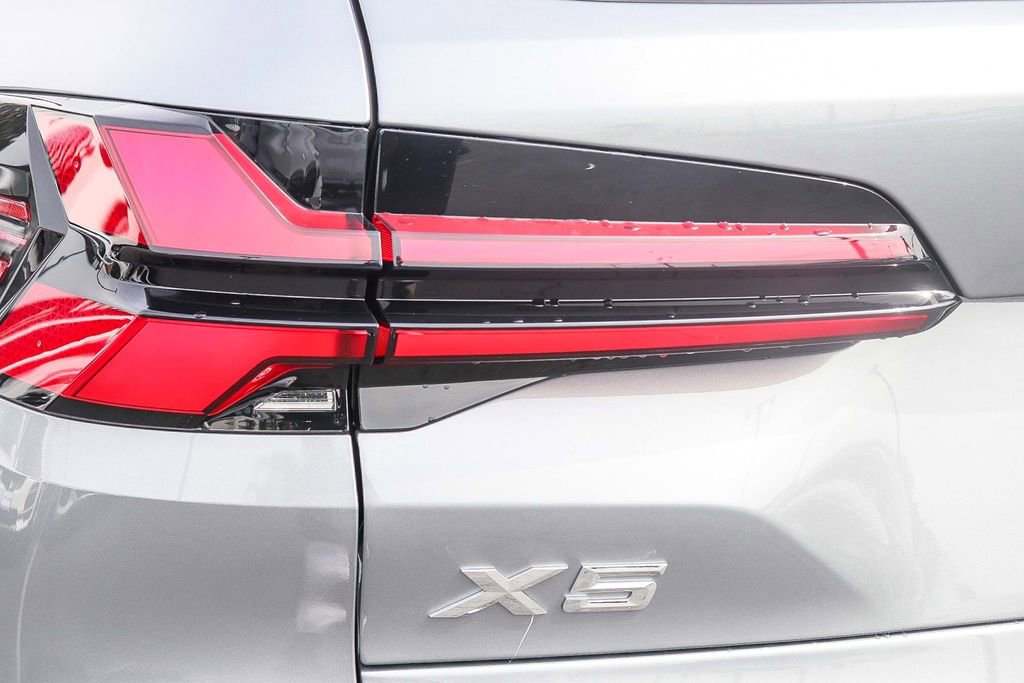 Used 2025 BMW X5 sDrive40i w/ Premium Package image 7