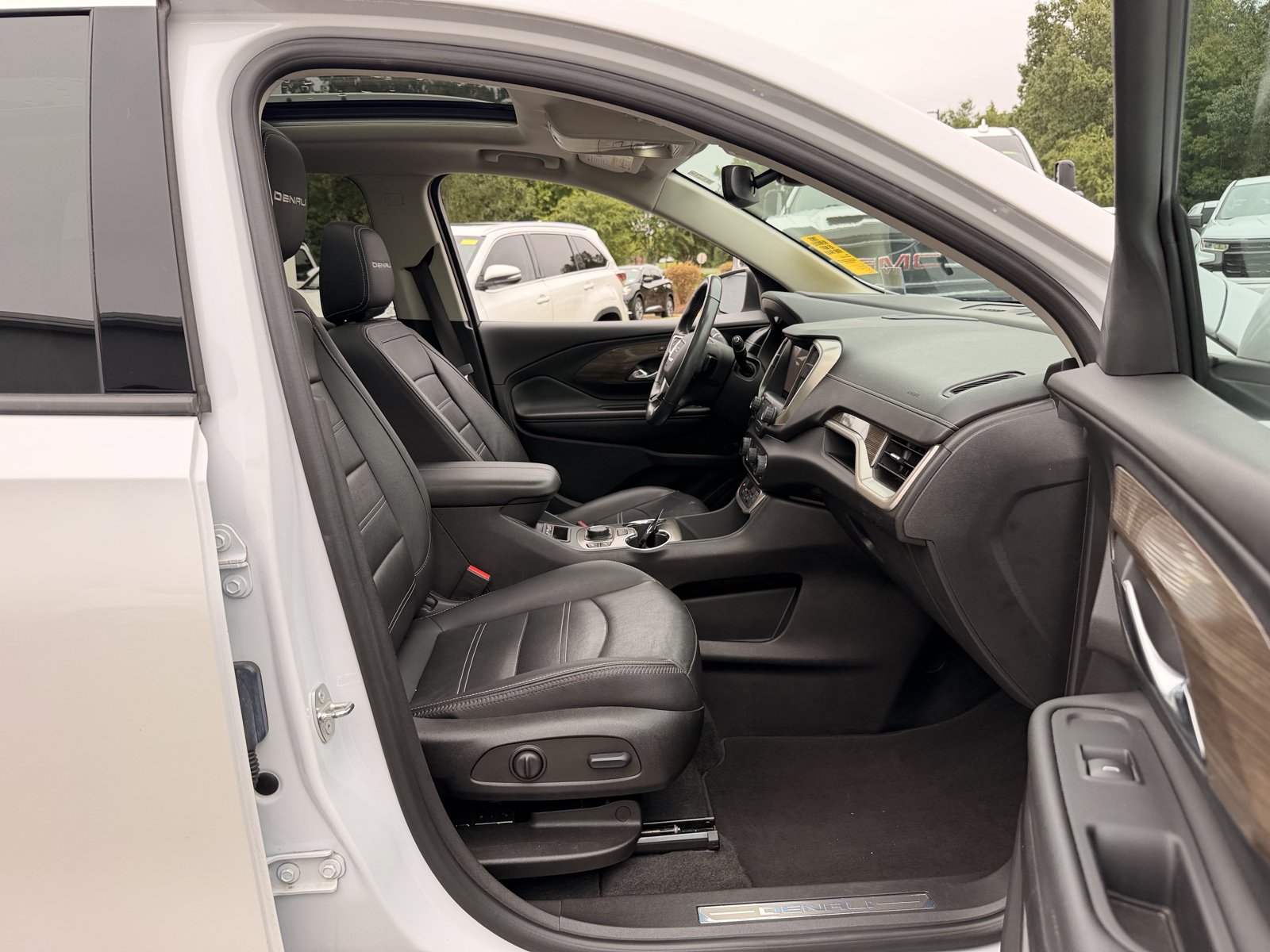 Used 2022 GMC Terrain Denali AWD/4WD image 33