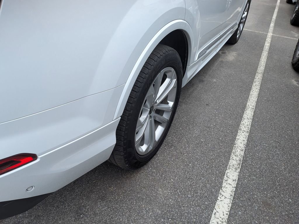 Used 2025 Audi Q7 3.0T Premium Plus w/ Premium Plus Package AWD/4WD image 10