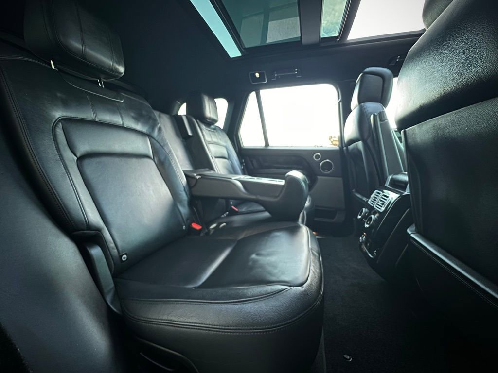 Used 2019 Land Rover Range Rover image 31