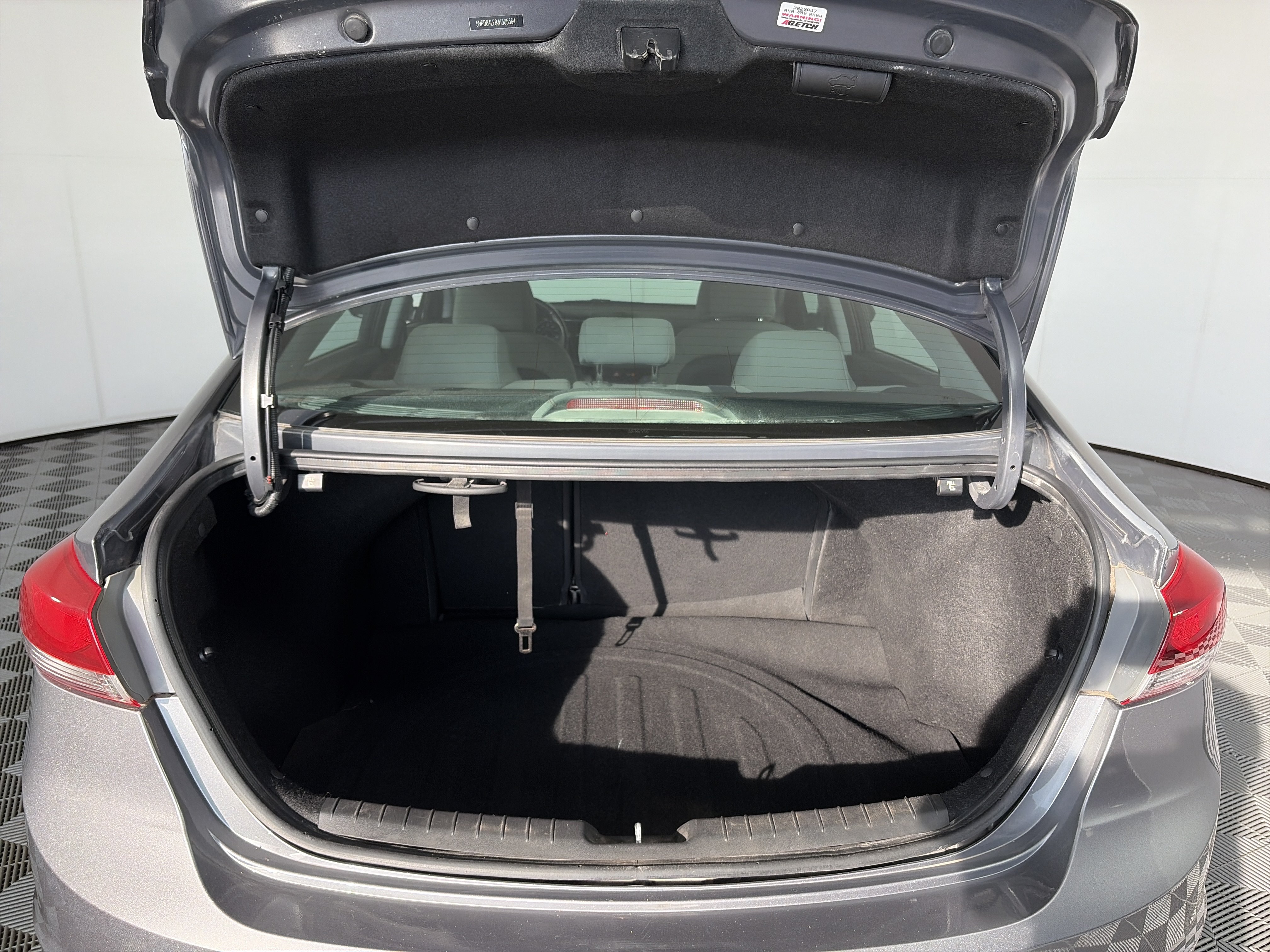 Used 2018 Hyundai Elantra Value Edition w/ Cargo Package FWD image 14