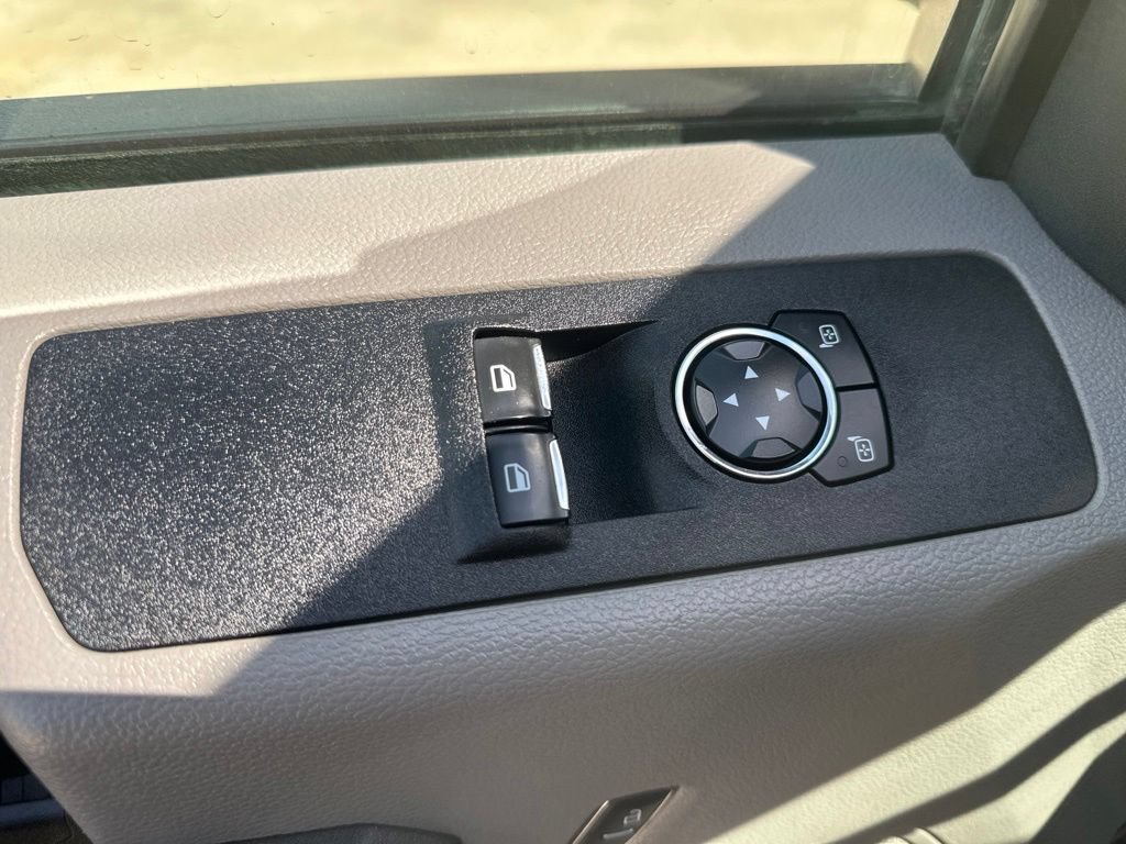 Used 2022 Ford F250 XL w/ Power Equipment Group AWD/4WD image 9